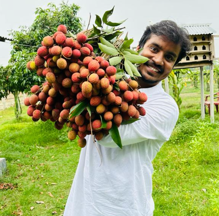 Organic fruits by Jibon Roy